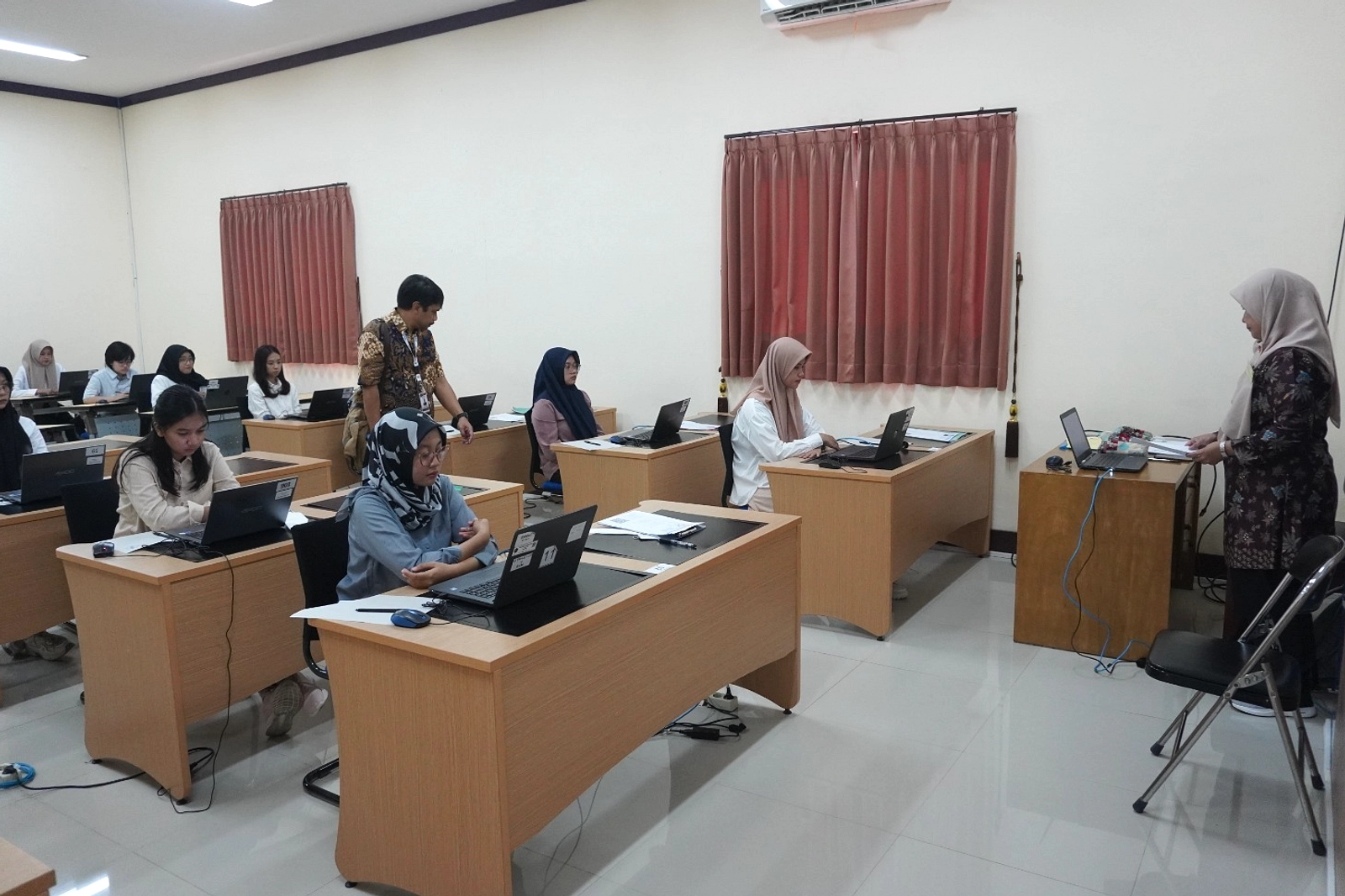 Banyu Bening, Pelajar SILN Bangkok, Ikut UTBK di UB Malang
