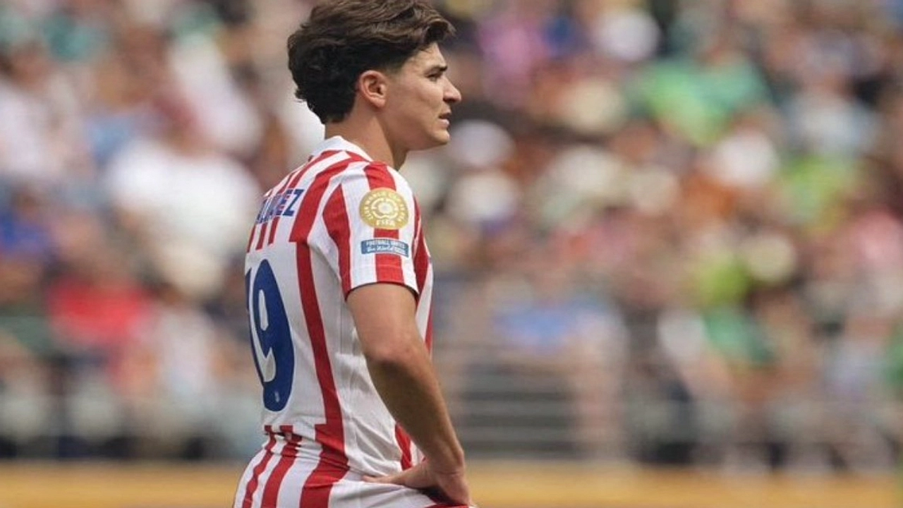 Barca Usaha Rebut Julian Alvarez dari Atletico Madrid