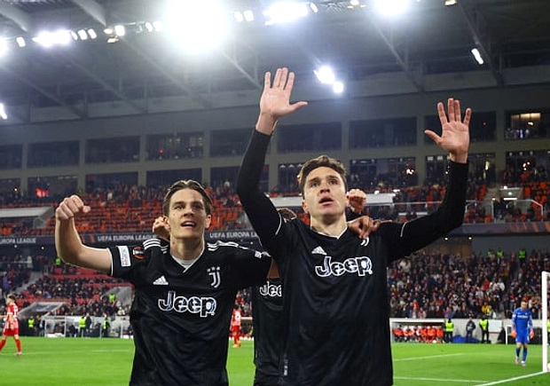 Bayern Kalahkan Freiburg 3-2, Kemenangan Dramatis di Europa-Park