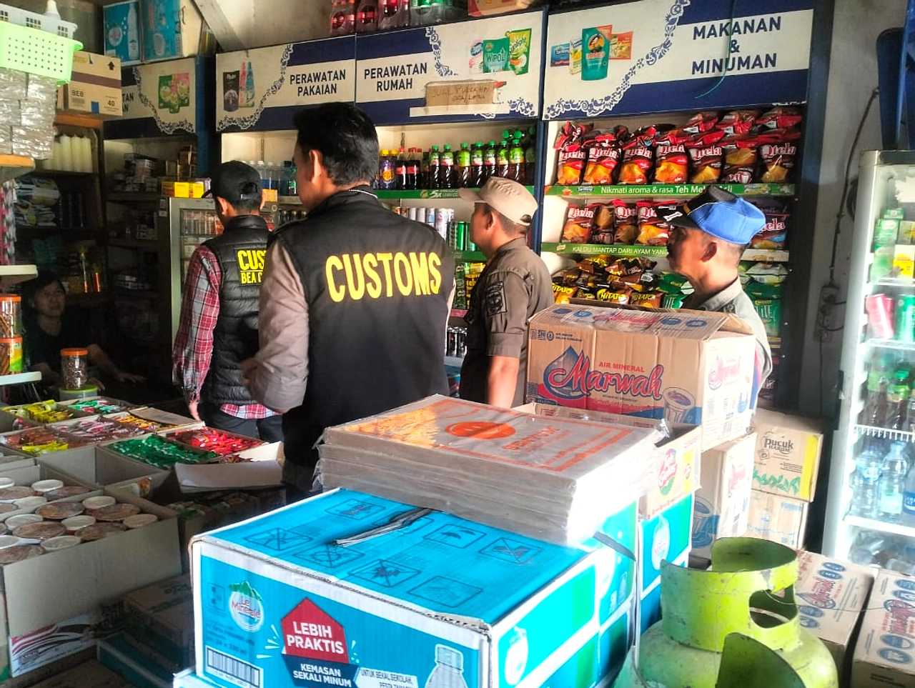 Bea Cukai Gagalkan 7,8 Juta Rokok Ilegal di Makassar
