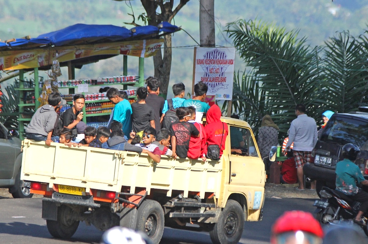 Belasan Tewas di Indramayu, Pikap Angkut 17 Orang