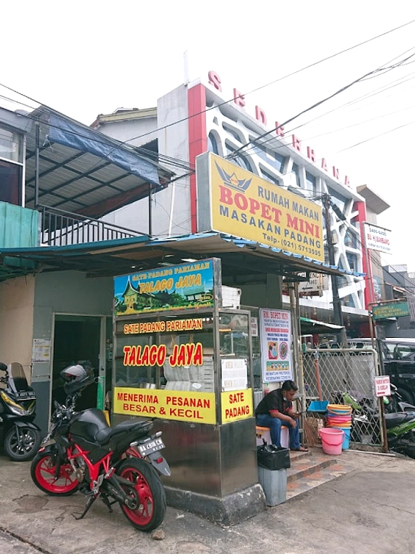 Bendungan Hilir, Pusat Rasa Padang dengan Porsi Besar