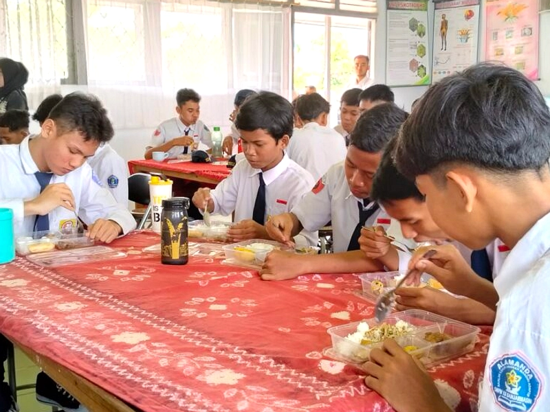 BGN Kaji Libatkan Kantin Sekolah untuk MBG
