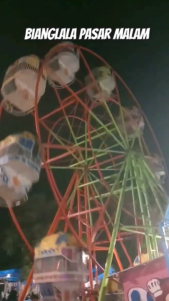 Bianglala Berhenti, 30 Orang Terjebak