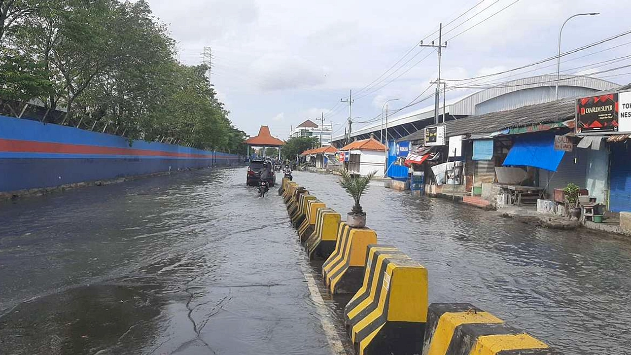 BMKG Peringatkan Banjir Rob di Pesisir Jatim 11-17 Juli