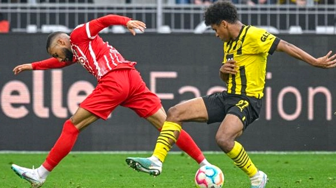 Borussia Dortmund Kalahkan Stuttgart 2-0 di MHPArena Sabtu