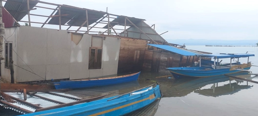 BPBD Tabanan Perbaiki Rumah Tertimpa Pohon Puting Beliung