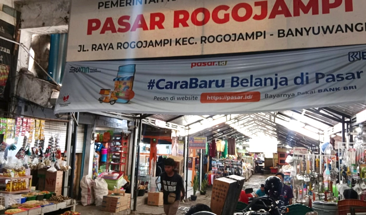Bupati Banyuwangi Lantik 52 Pejabat Baru di Pasar Rogojampi