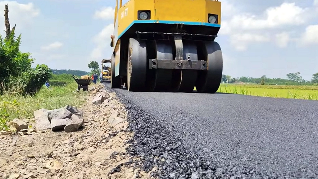 Bupati Karawang Cek Jalan Surotokunto, Kualitas Dijaga