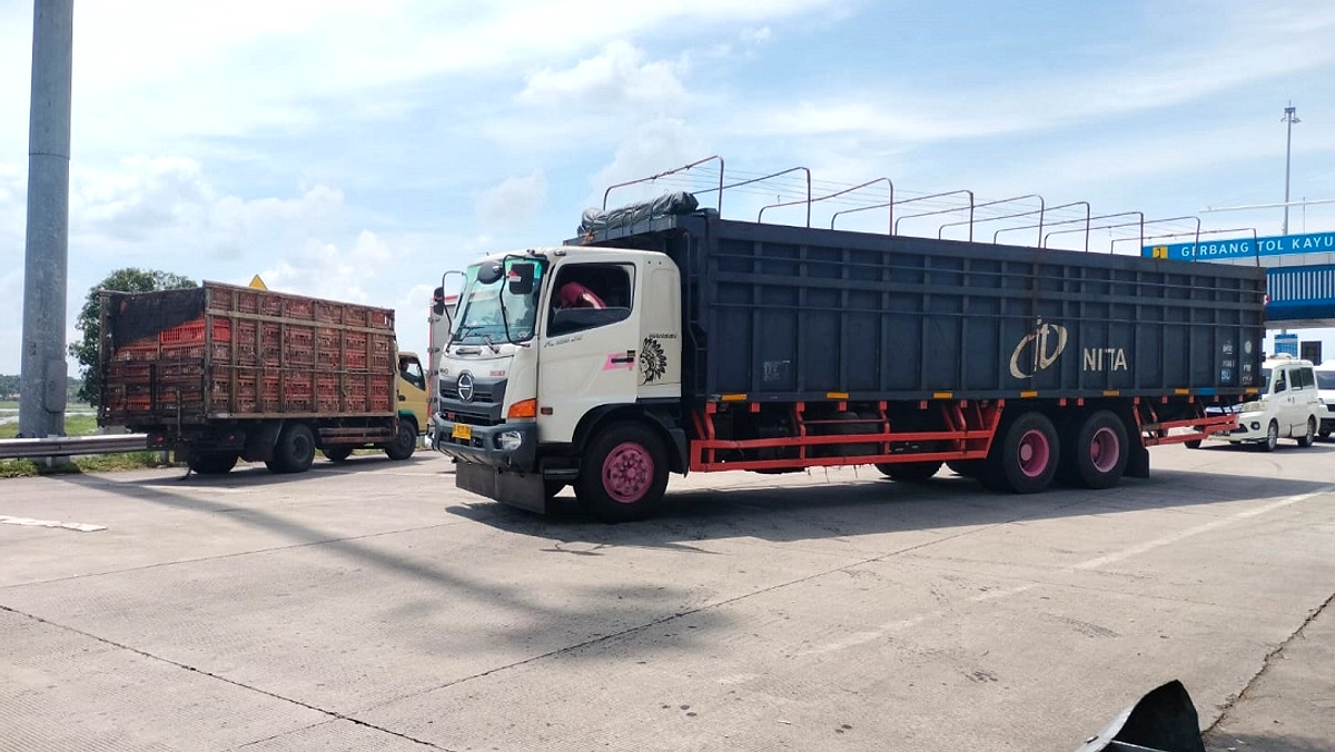 Bupati Sumedang Imbau Truk Sumbu Tiga Hindari Jatinangor