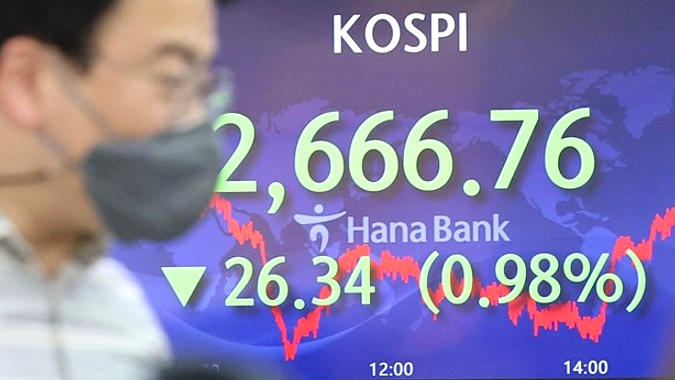Bursa Asia Tertekan, Kospi Anjlok 10%