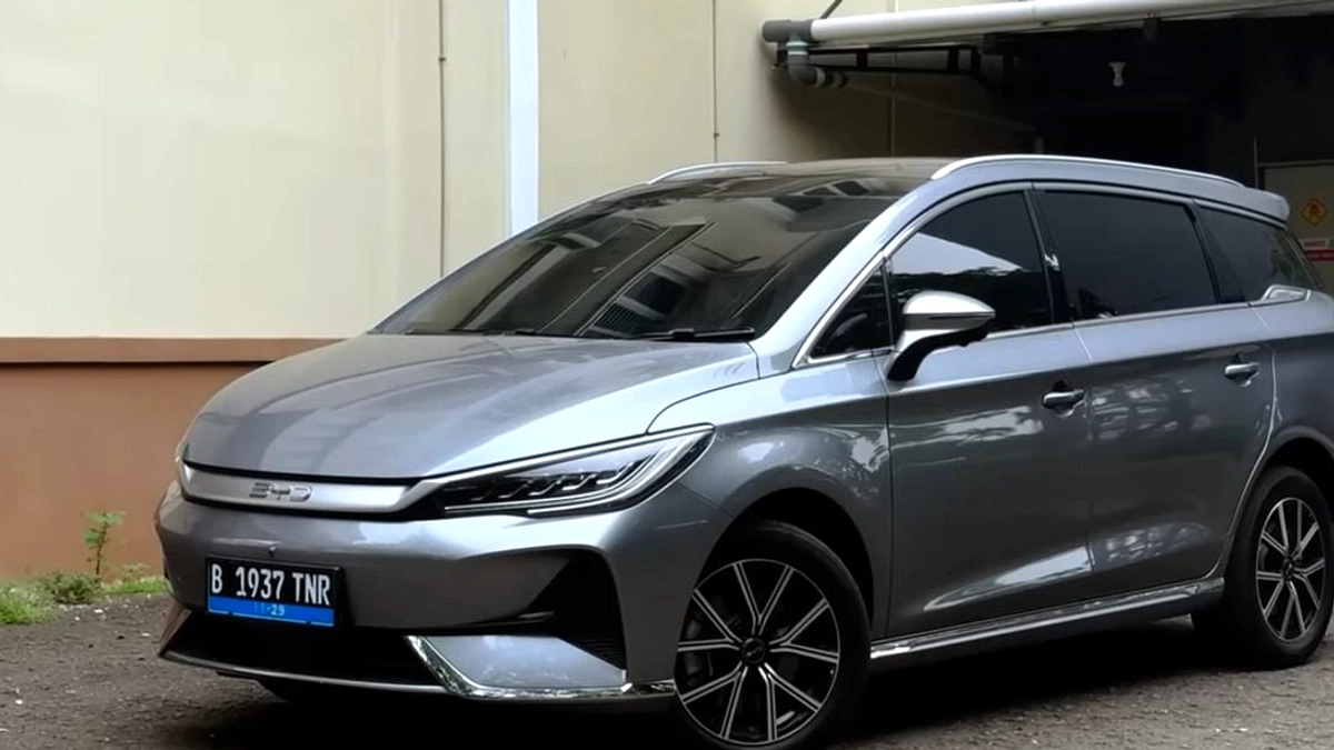 BYD M6 Tetap Terlaris, Harga Bekas di atas Rp 300 Juta 2026