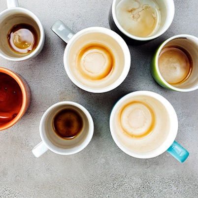 Cara Sederhana Hapus Noda Kopi di Cangkir dan Gelas