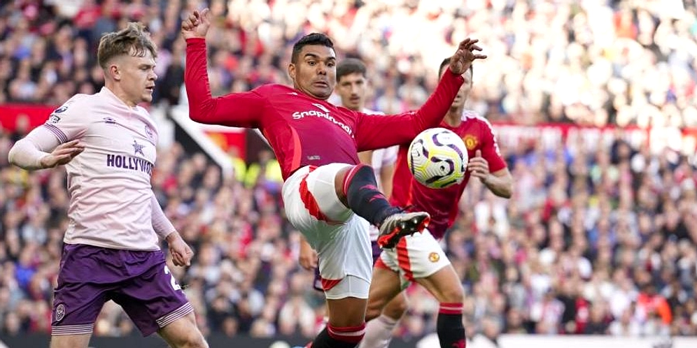 Casemiro Tangis di Old Trafford, Berangkat dari Manchester United