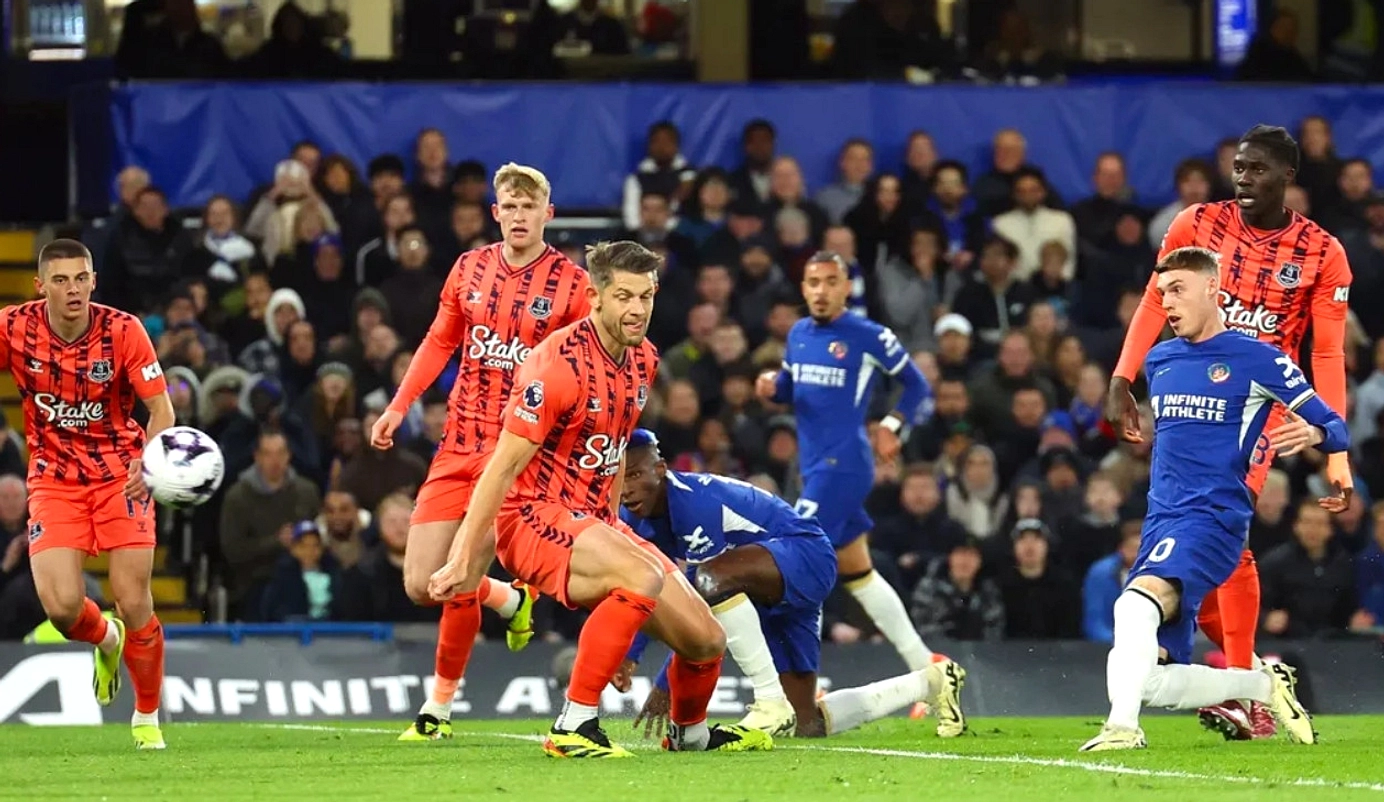 Chelsea Kalah 0-3, Rosenior Tolak Tuduhan di Stadion
