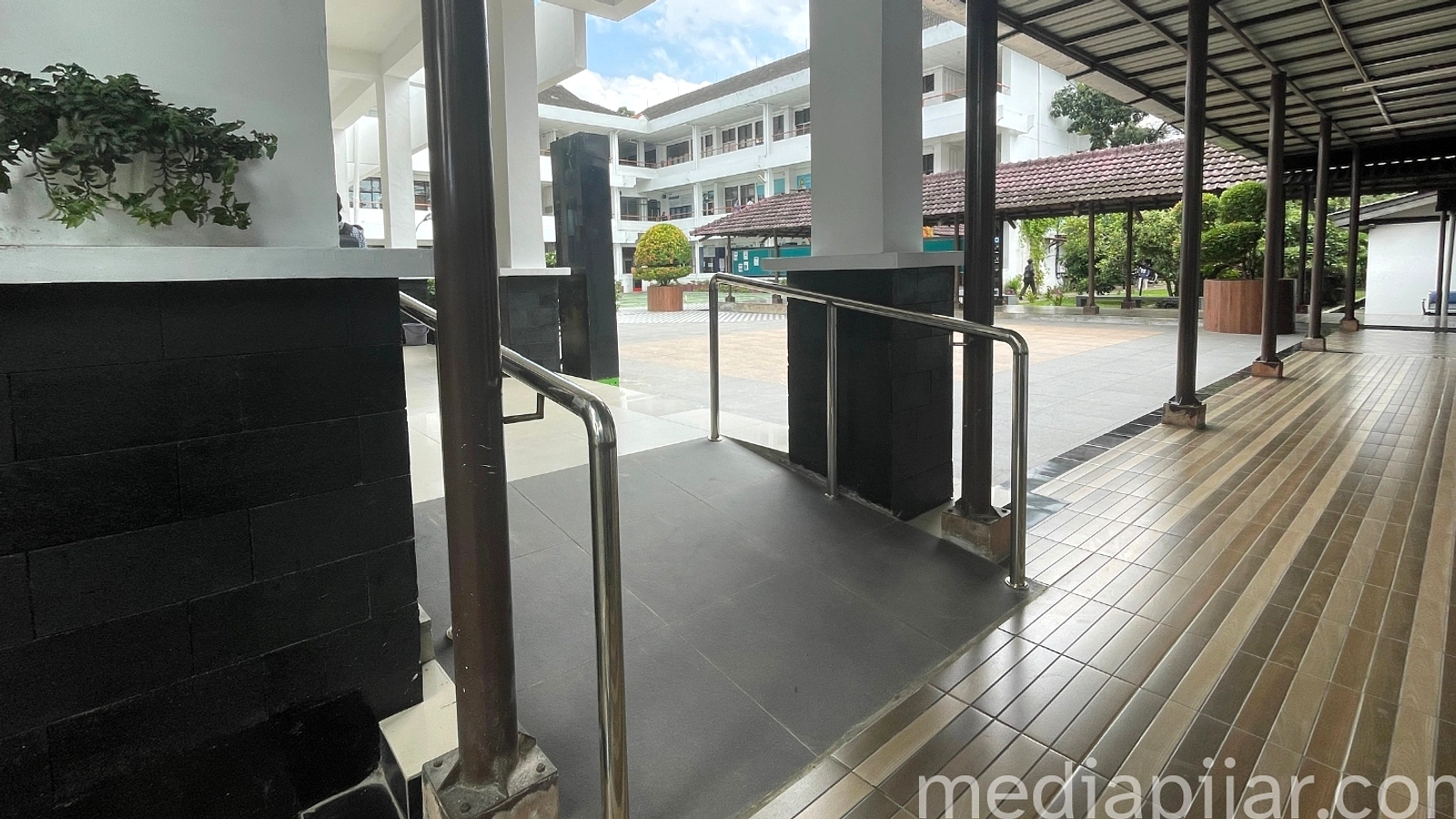 Cianjur Ramah Disabilitas: Trotoar dan Lift Belum Memadai