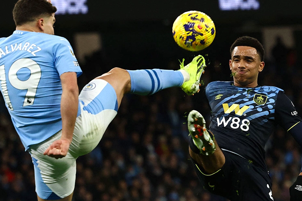 City cenderung menyalip Arsenal lewat kemenangan Burnley