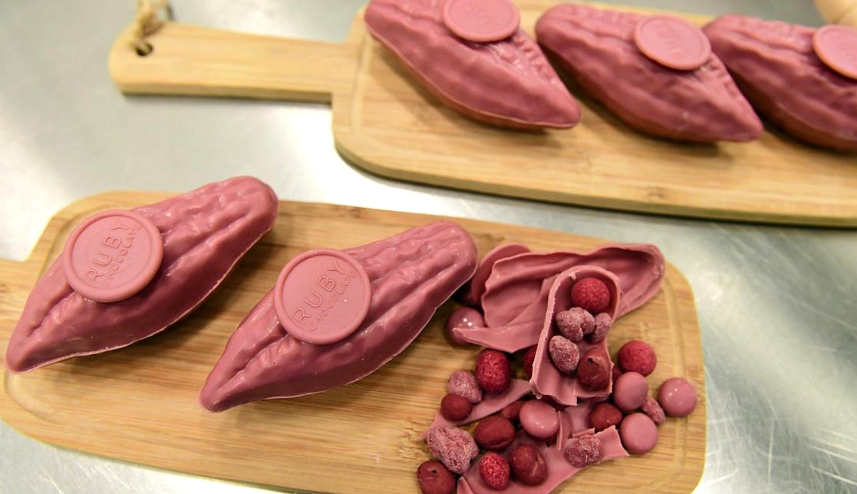 Cokelat Ruby: Warna Pink Alami, Rasa Asam Berry Kini