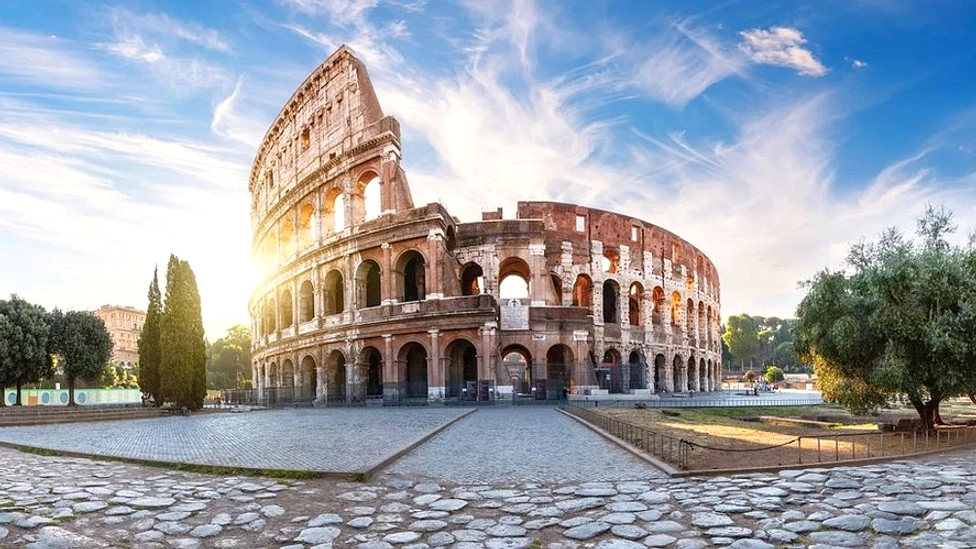 Colosseum di Roma Kembali Menampilkan Kolom Asli Baru