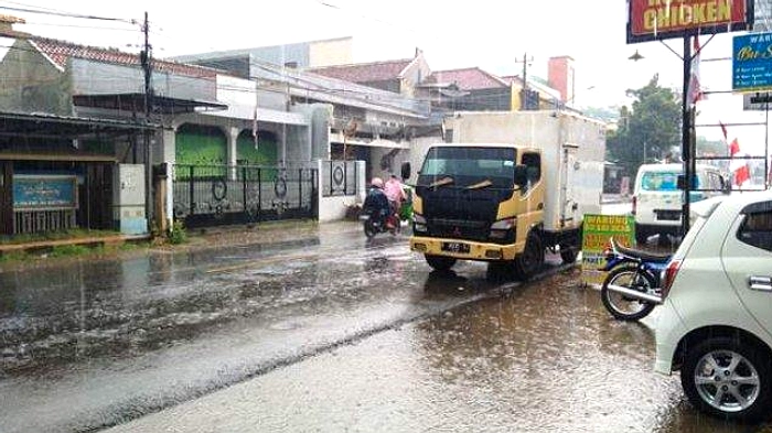 Cuaca 14 Juni: Sebagian Jawa Tengah Hujan Ringan, Cerah