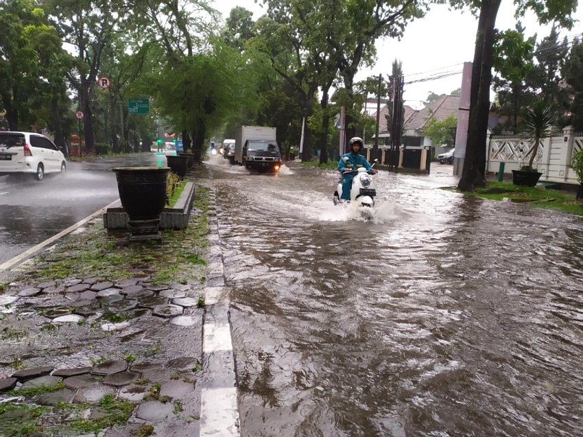 Cuaca 8 Juni: Berawan, Kelembaban 60‑90%, Suhu 18‑31°C