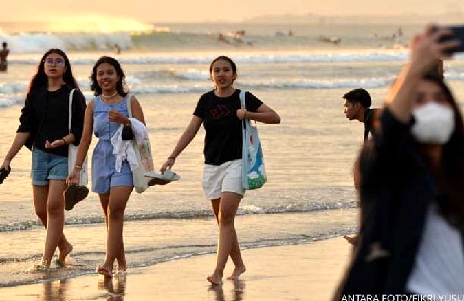 Cuaca cerah berawan Bali, hujan ringan Badung Denpasar