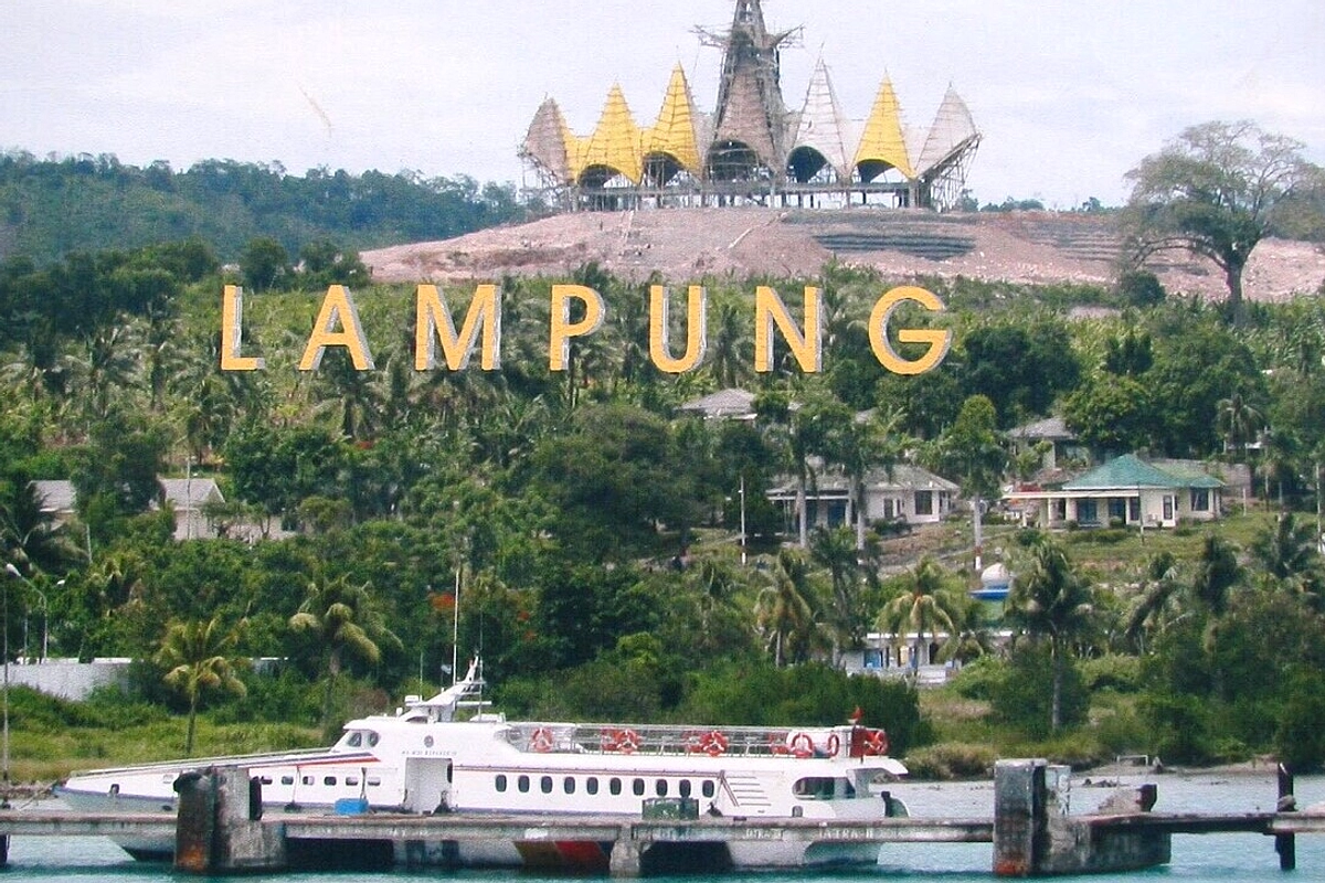 Cuaca Lampung: Kabur, Kabut Asap 18‑31°C, Kelembapan Tinggi