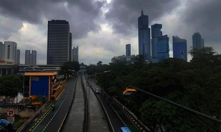Cuaca Panas Besar di Jabodetabek, Hindari Heat Stroke