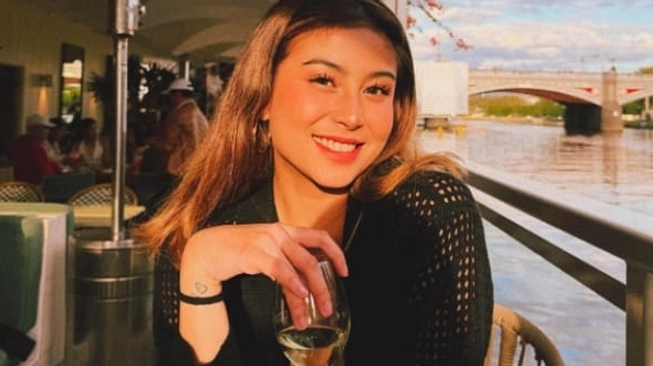 Davina Karamoy Hadir di Polda Metro Tanggap Penipuan Umrah