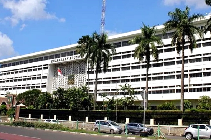 Desakan Audit Menyeluruh di Kejagung Usai Jampidsus Mundur