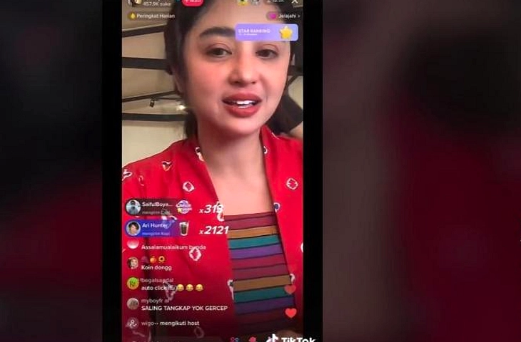 Dewi Perssik Tuntut Tindakan Hukum atas Hoax Meninggalnya