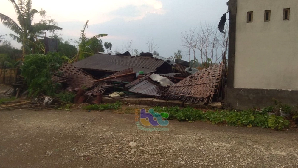 Diduga Selingkuh, Istri Gcor Rumah Mewah di Bojonegoro
