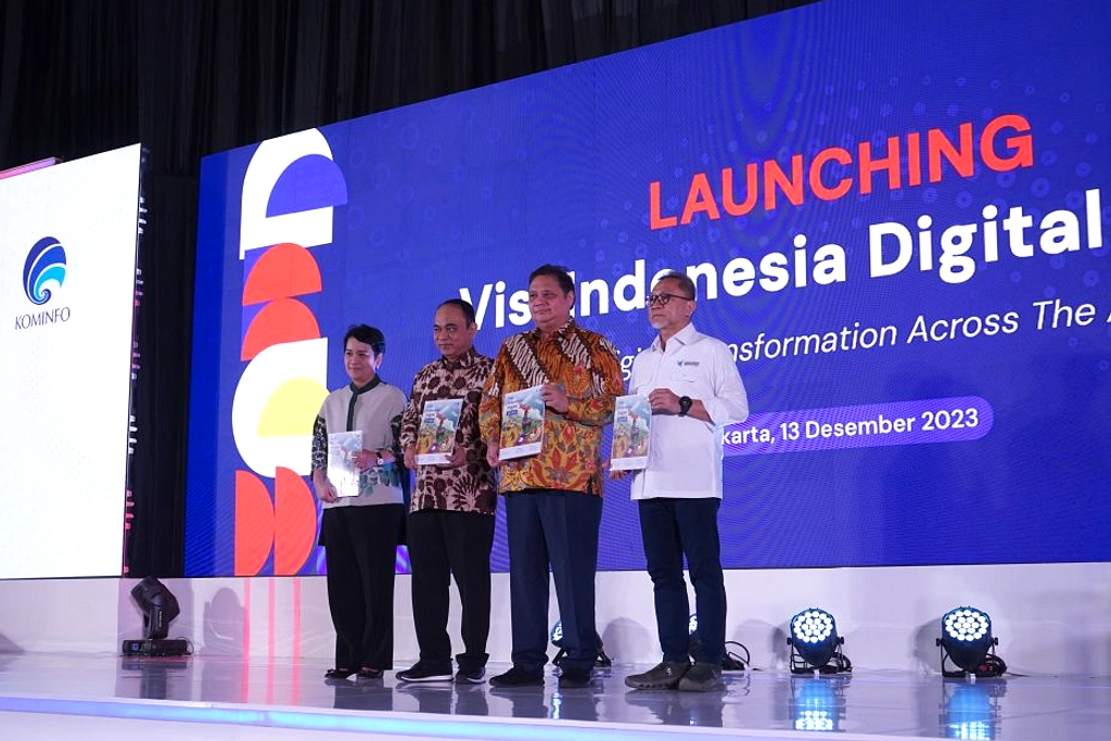 Digitalisasi Pemerintahan: Luhut Prediksi Penghematan Rp 2.000 Triliun