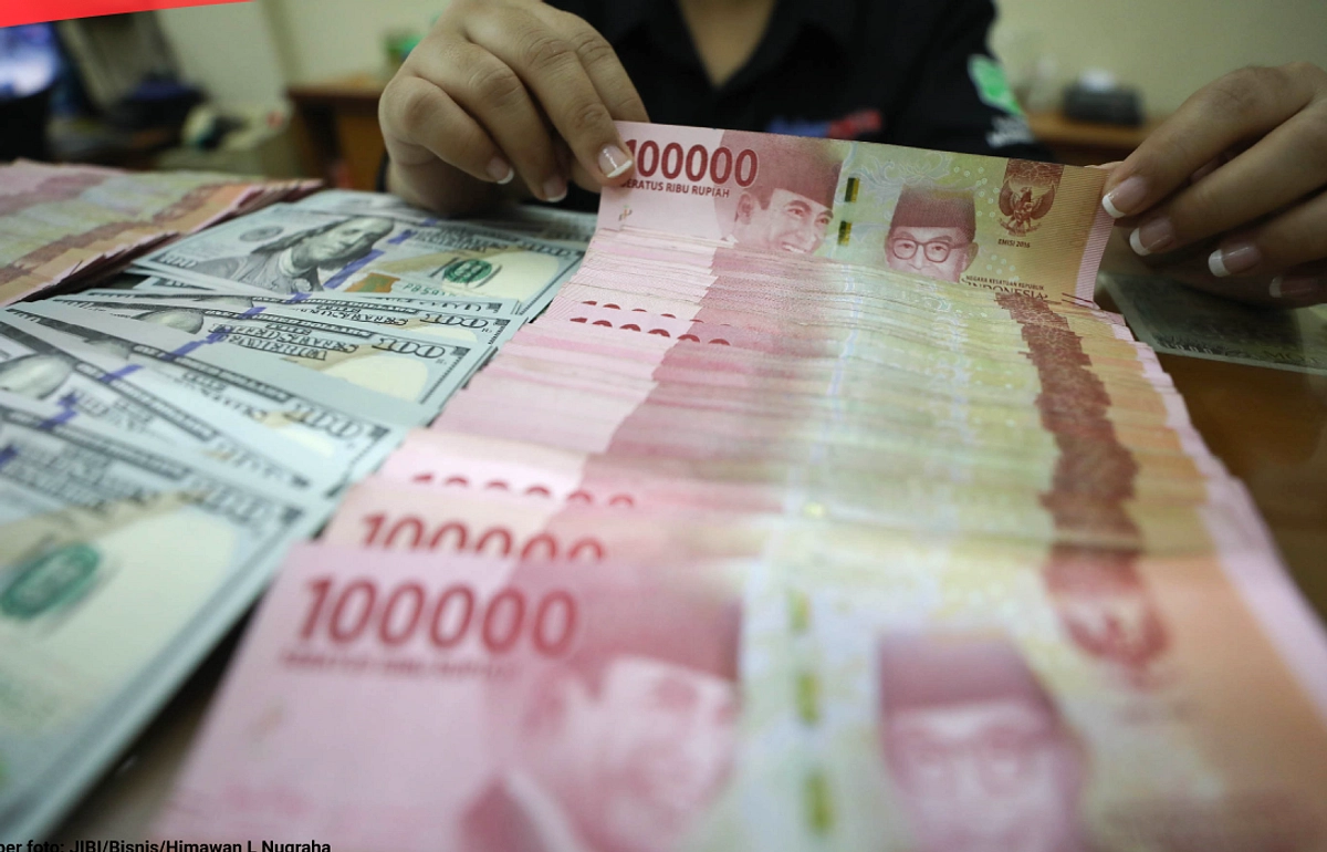 Dolar AS Menguat: Rupiah Jatuh ke Rp 17.300 per Dolar