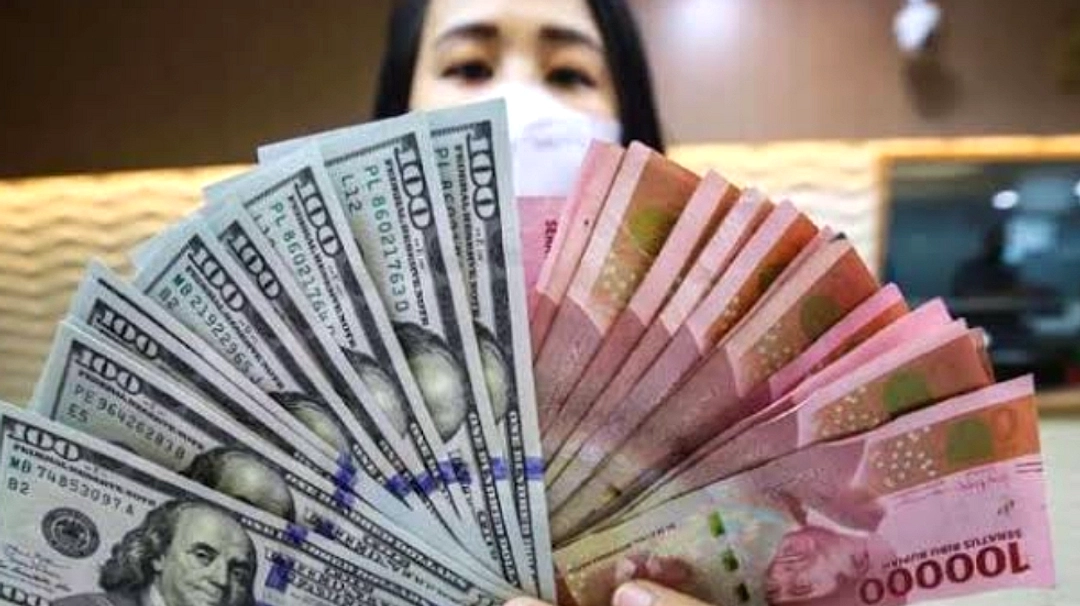 Dolar AS Stabil di Rp 17.000‑an, Rupiah Kembali Menguat, Pasar Terguncang