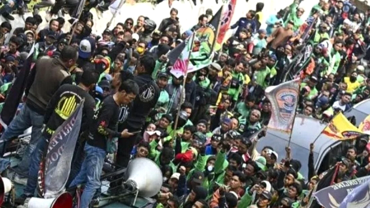 Driver Online Jatim Gelar Aksi 16 Kota, Minta UU Transportasi