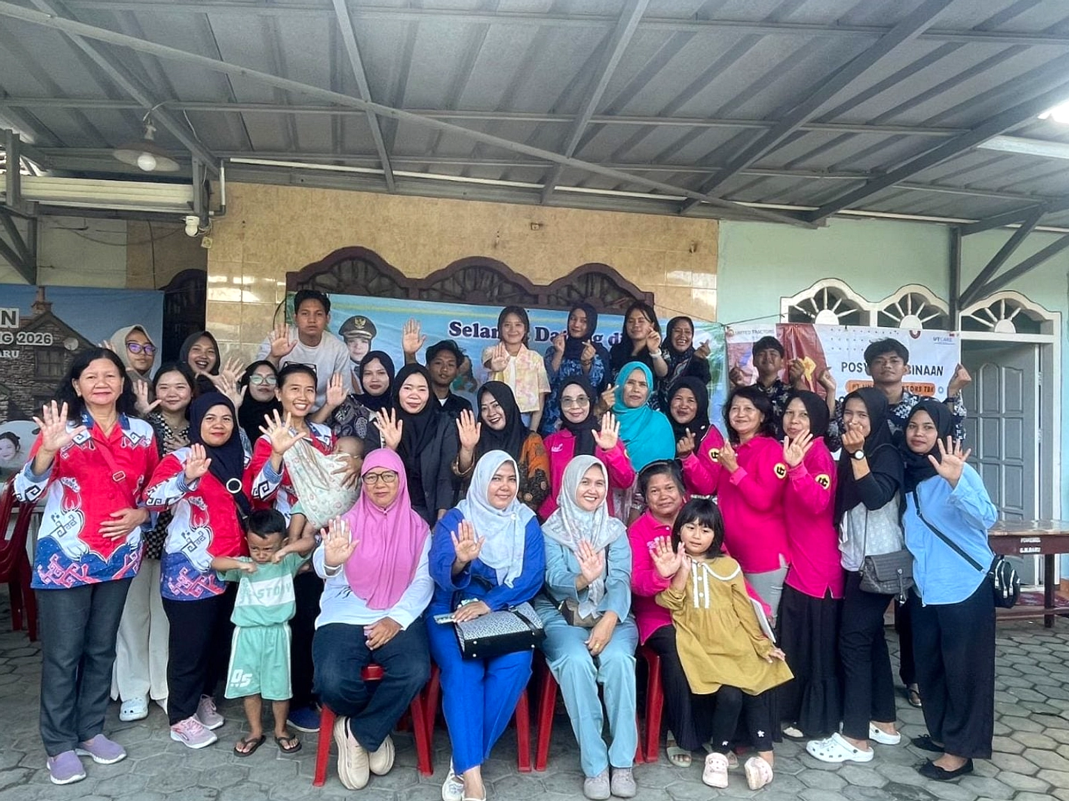 Dua Siswa Baru di SDN 1 Gedung Meneng