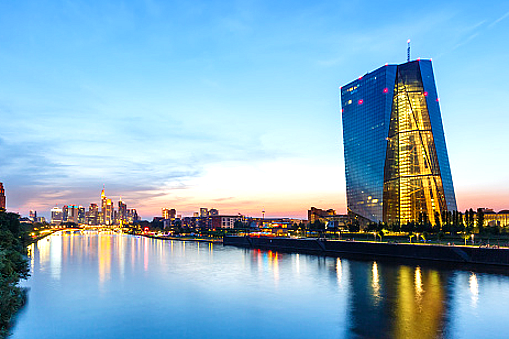 ECB Tahan Suku Bunga di Tengah Lonjakan Inflasi