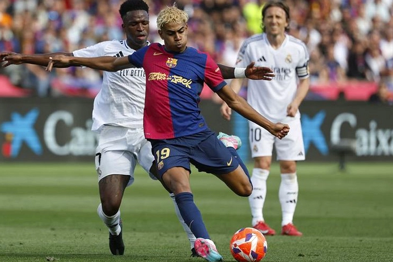 El Clasico: Vinicius Junior Hadapi Kounde di Camp Nou