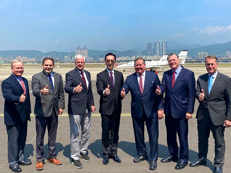 Elon Musk dan Tim Cook Bersama Trump Kunjungi China
