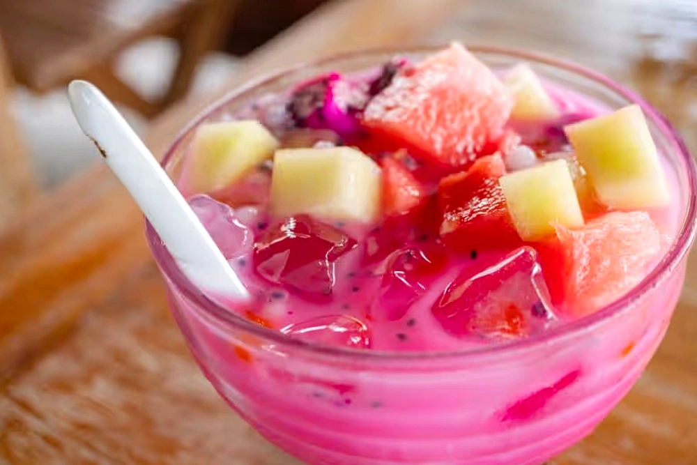 Es Buah Jelly: Rasa Segar Leci dan Buah Asam Manis