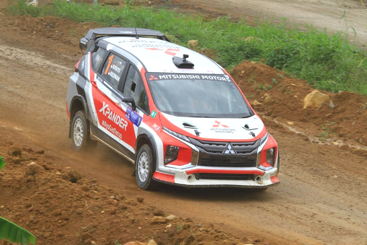 Fadil Wijaya Juara Kelas F.3 dengan Honda Brio Modifikasi