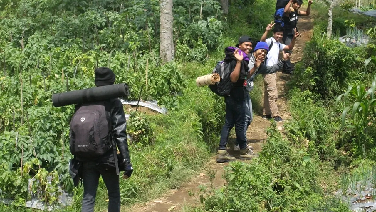 Faiz Hidayat Selamat di Puncak Gunung Seulawah, Aceh