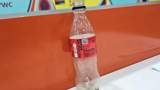 FIFA Izinkan Penonton Bawa Botol Plastik 20 ons ke Stadion