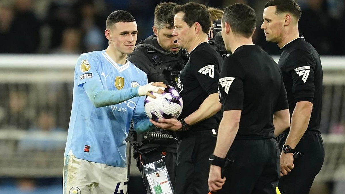 Foden Sering Di Cadangan, Rooney Sedih di Final Liga