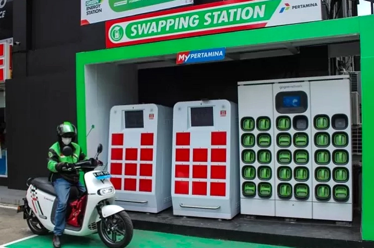 Garda Indonesia Tuntut Subsidi BBM ke Motor Listrik Ojek