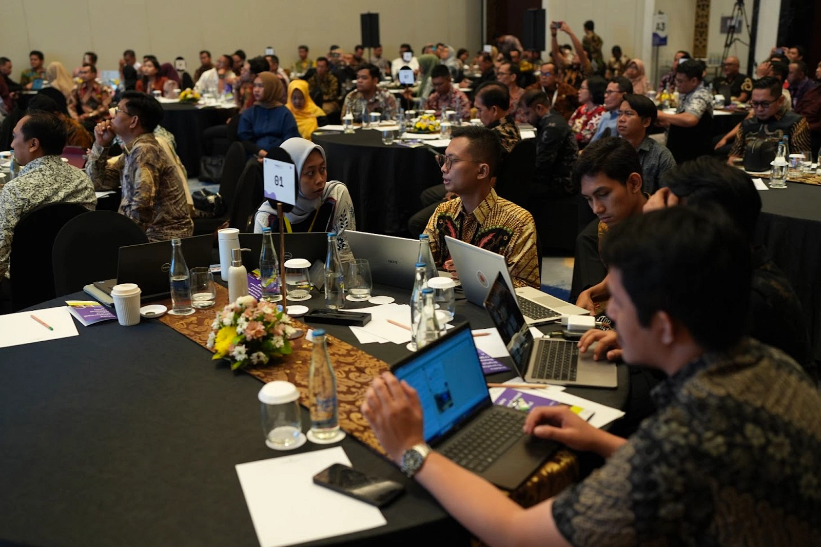 Gen Z Raih Komisi 30% lewat Program WeWatch Digital
