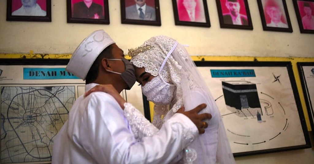 Gubernur Jawa Barat Jajak Hemat di Resepsi Pernikahan