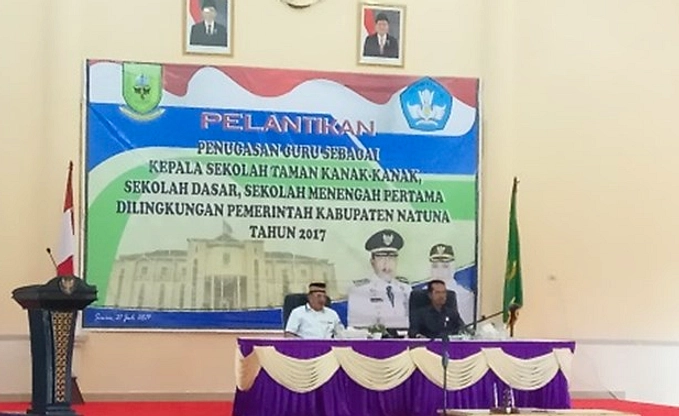 Gubernur Jawa Timur Melantik 128 Kepala Sekolah Baru