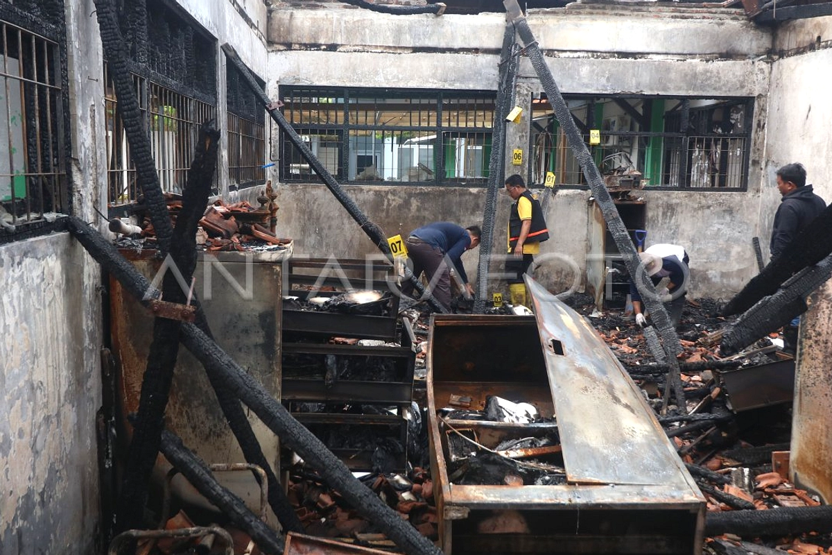 Gudang Sembako Kediri Terbakar, Air dan Mobil Darurat Siap